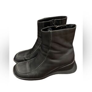 3 for $30! Black bakers boots. Leather size 7.5